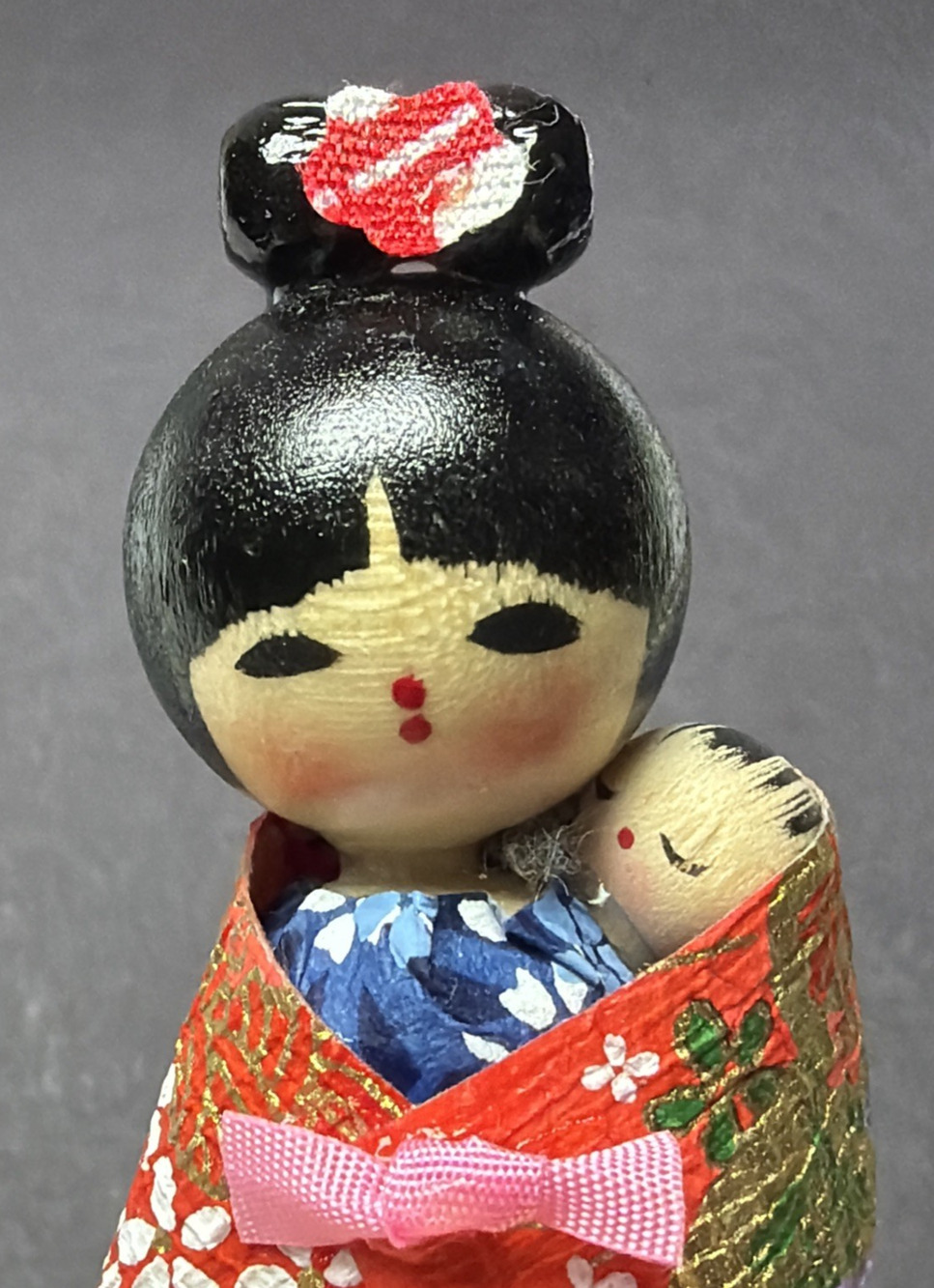 Vintage Japanese Kokeshi Doll Mom Baby Child Hand Painted Wood Base Plastic Box